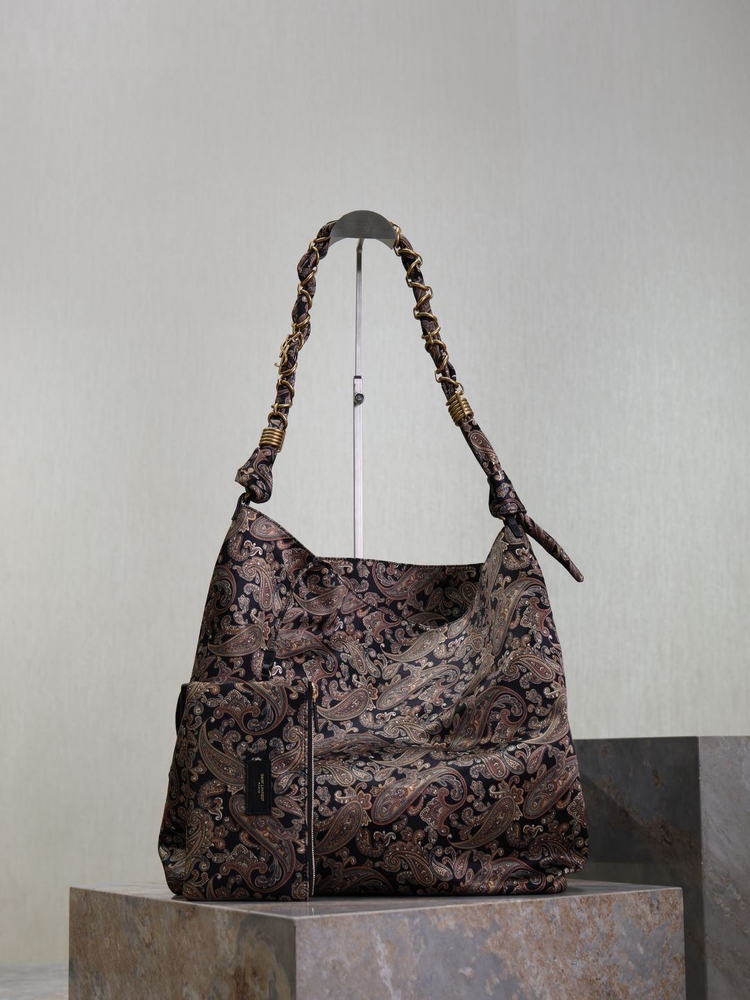 Amalia in Silk Twill