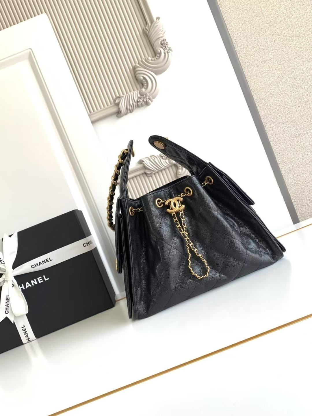 25c Small Handbag