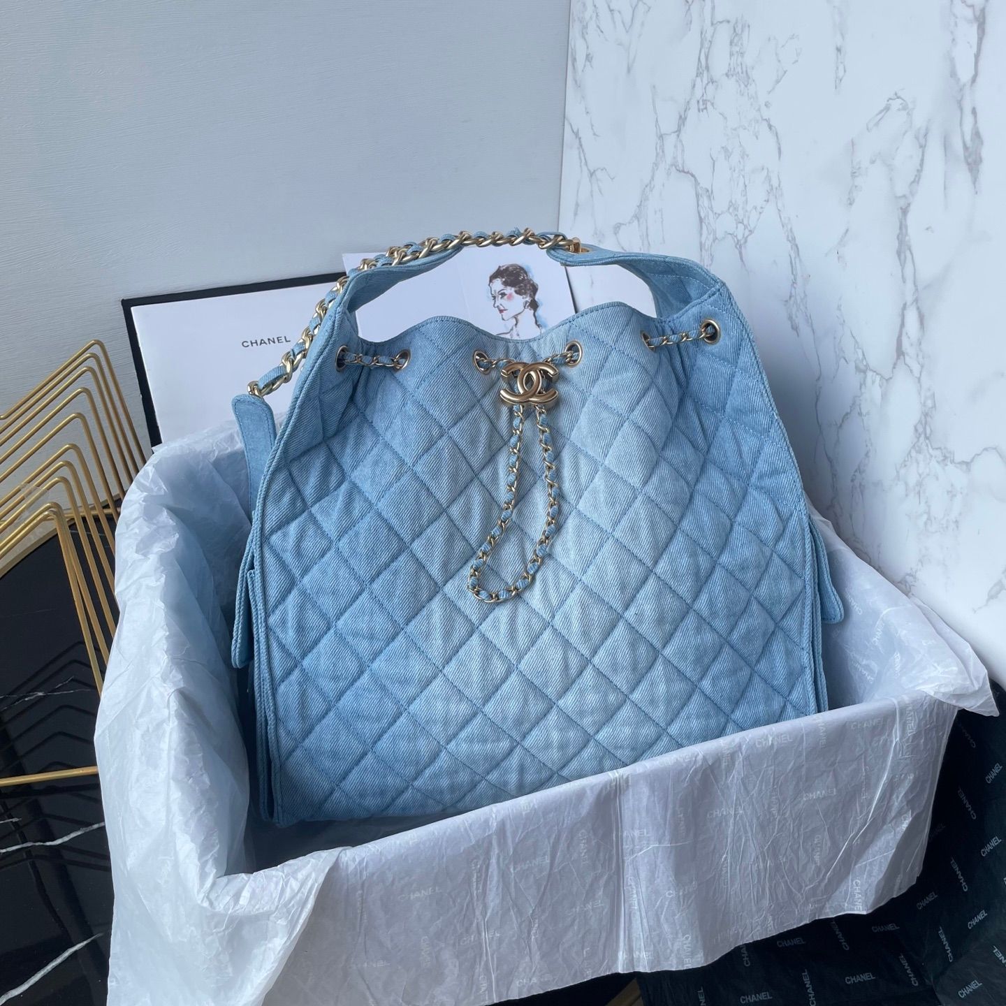 25 Medium Handbag