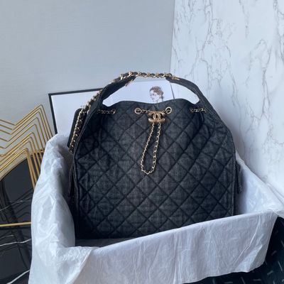 25 Medium Handbag