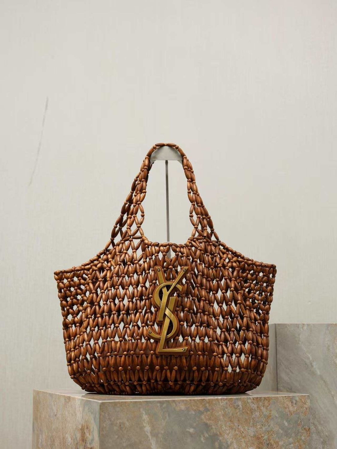 ICARE Medium In Wood Beads