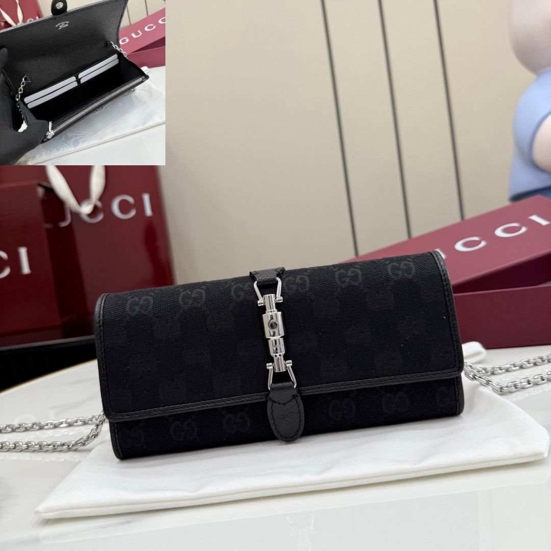Jackie Wallet On A Chain