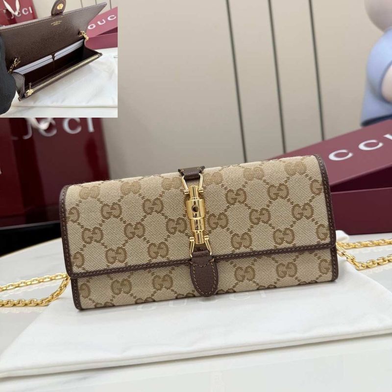 Jackie Wallet On A Chain