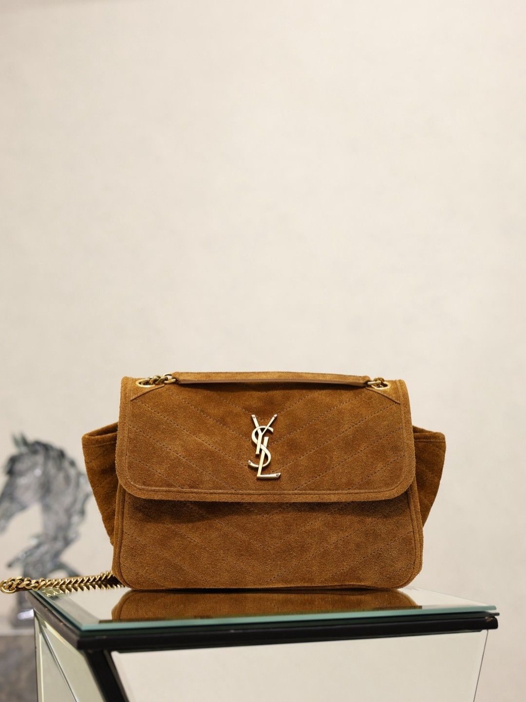 Niki Tripouch