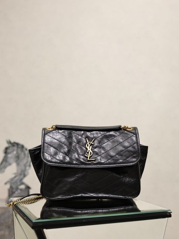 Niki Tripouch