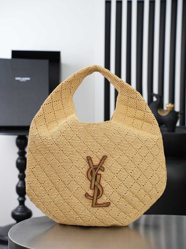 Icare Hobo In Raffia