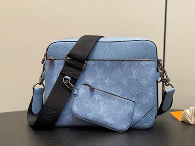 Trio Messenger Bag