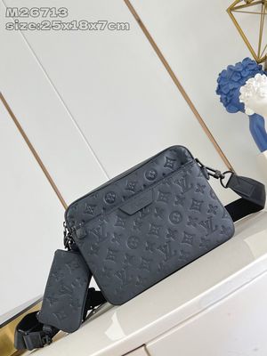 Trio Messenger Bag
