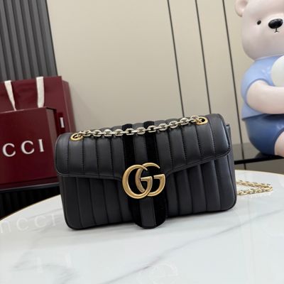 Jetset GG Marmont Medium Shoulder Bag
