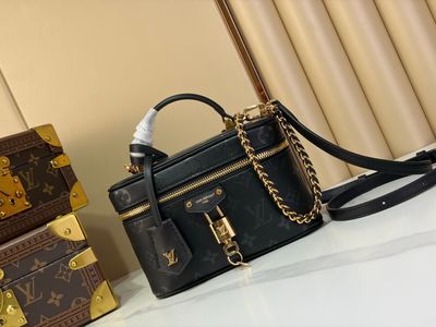 Vanity Chain Pouch