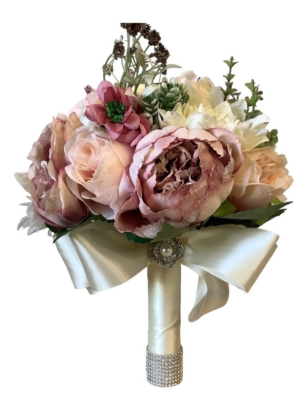 Clutch with Brooch &amp; Rhinestone on handle