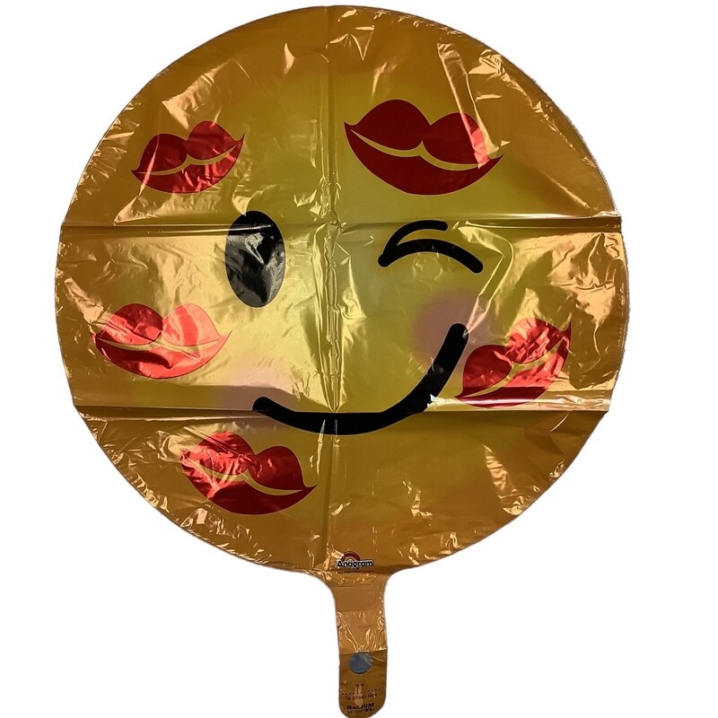 Smiley Lip Print Winky Eye