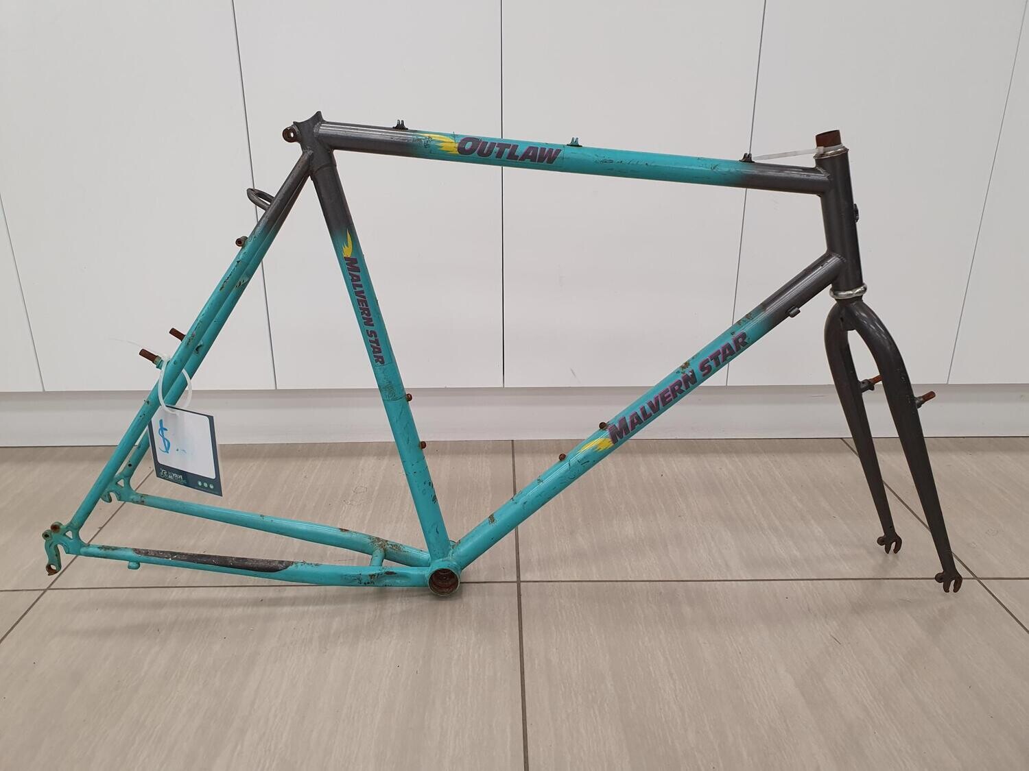 L - Melven Star - Steel Frame - SOLD AS IS