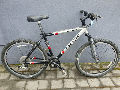 S/M Mountain Bikes