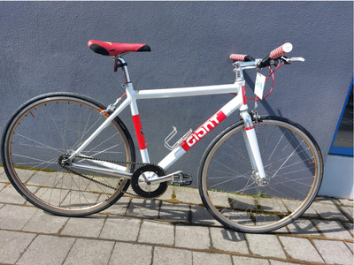 Small/Medium Hybrid Bikes