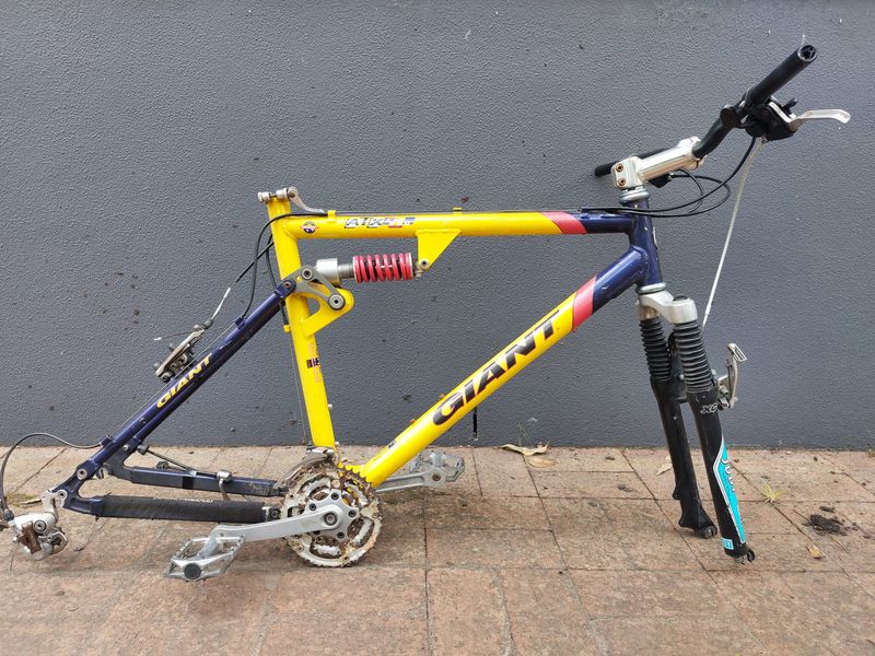 GIANT ATX     52cm     Aluminium   AS IS