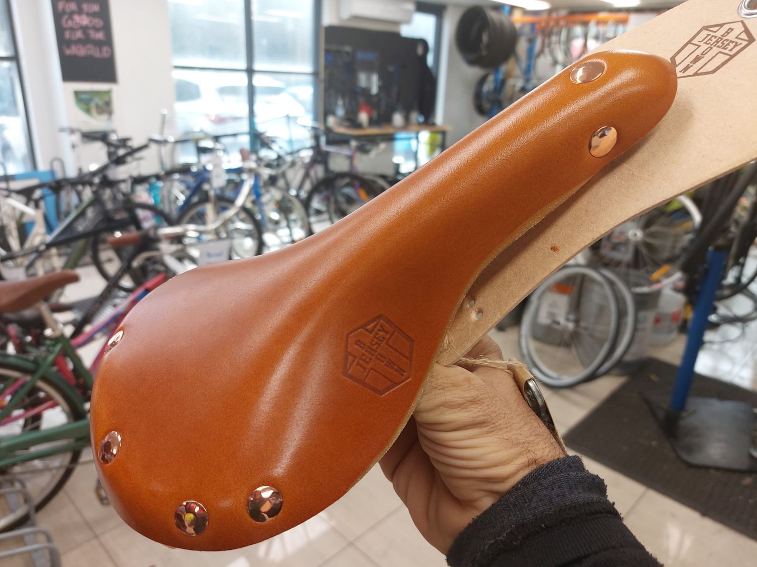 BROWN JERSEY NEW LEATHER SADDLE