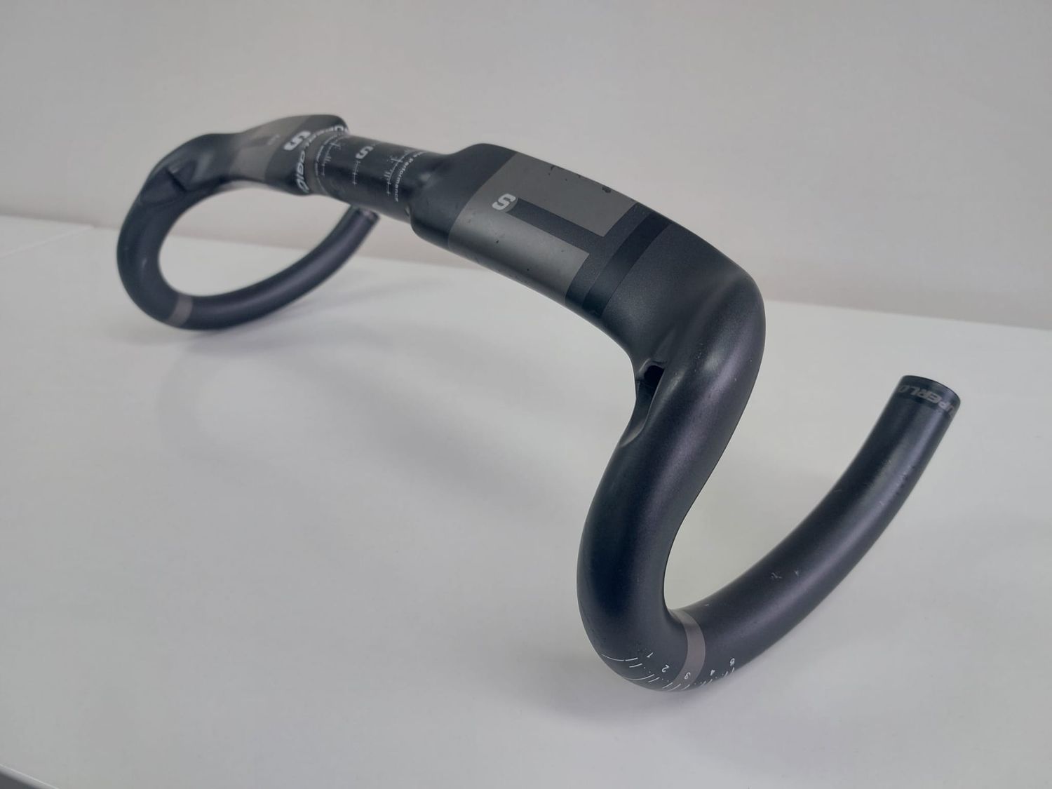 ​SUPERLOGIC Carbon Handlebars