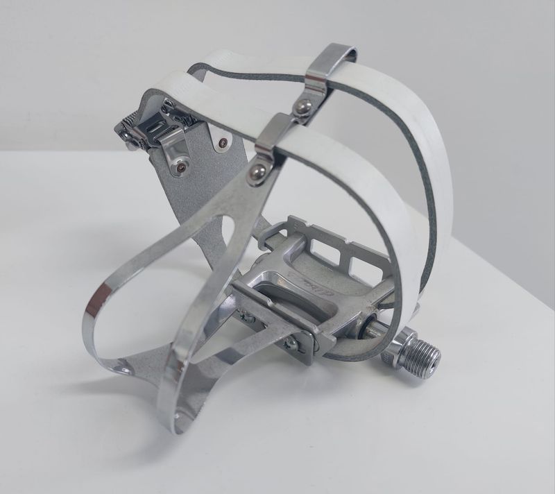 DUCAS pedal with clip and leather strap
