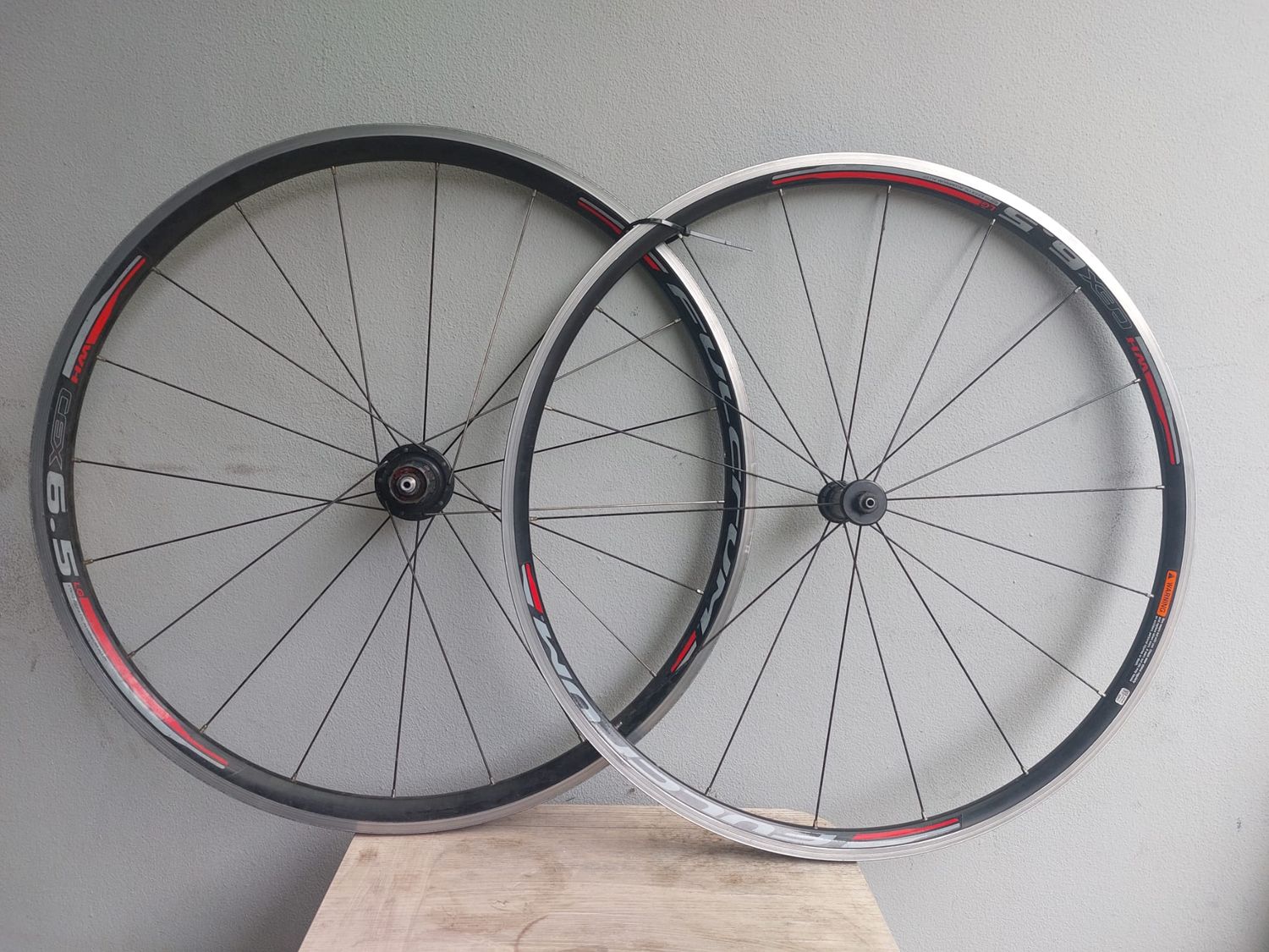 Fulcrum wheel set  700c  11speed
