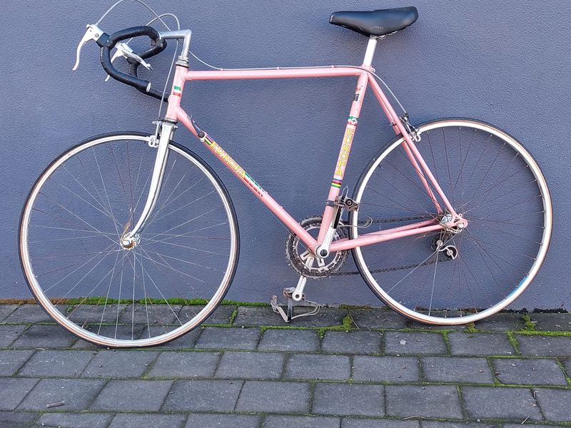 PINK  EUROPA  58cm frame    700c wheels