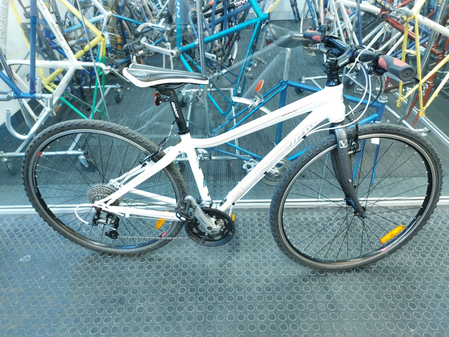 Urbanista - Hybrid Bike - Giant Rove - Small