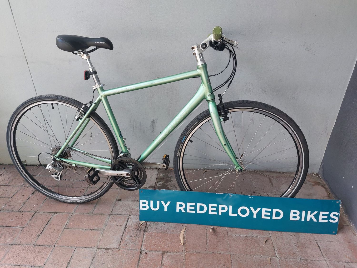 Green Machine - Hybrid Bike Medium - Giant CRX4