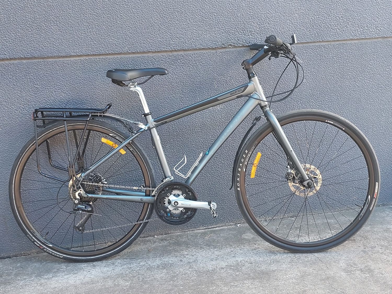 S/M - Hybrid - Trek Soho
