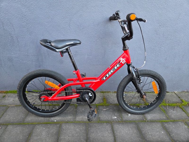 16 Inch - Kids - Trek Dialed