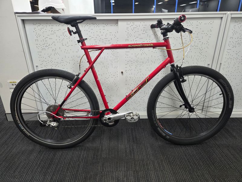 L - Mountain Bike - GT Outpost Trail