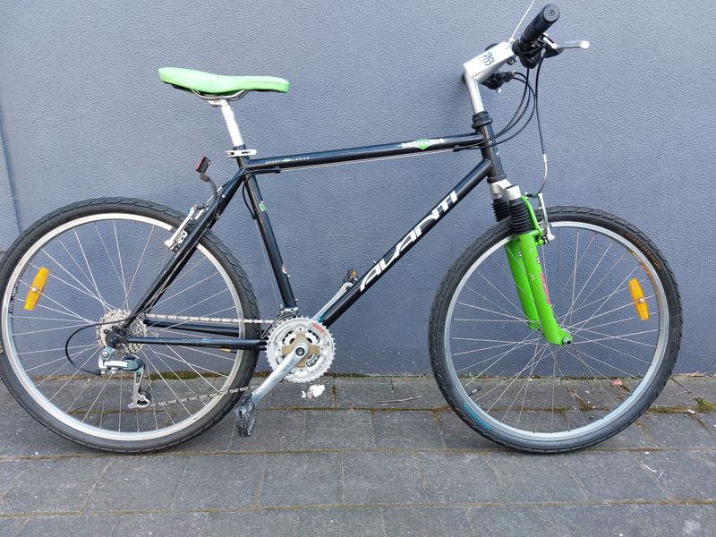 M - Mountain Bike - Avanti Ventura