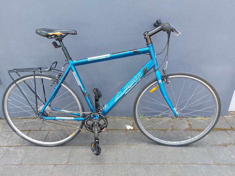 M/L - Hybrid - Avanti Blade Eight
