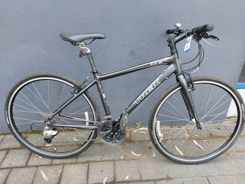M - Hybrid - Trek 7.3FX