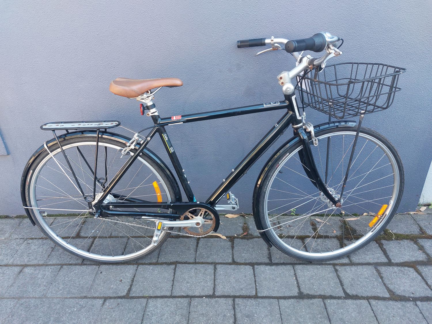 M - Hybrid - Globe Daily 03