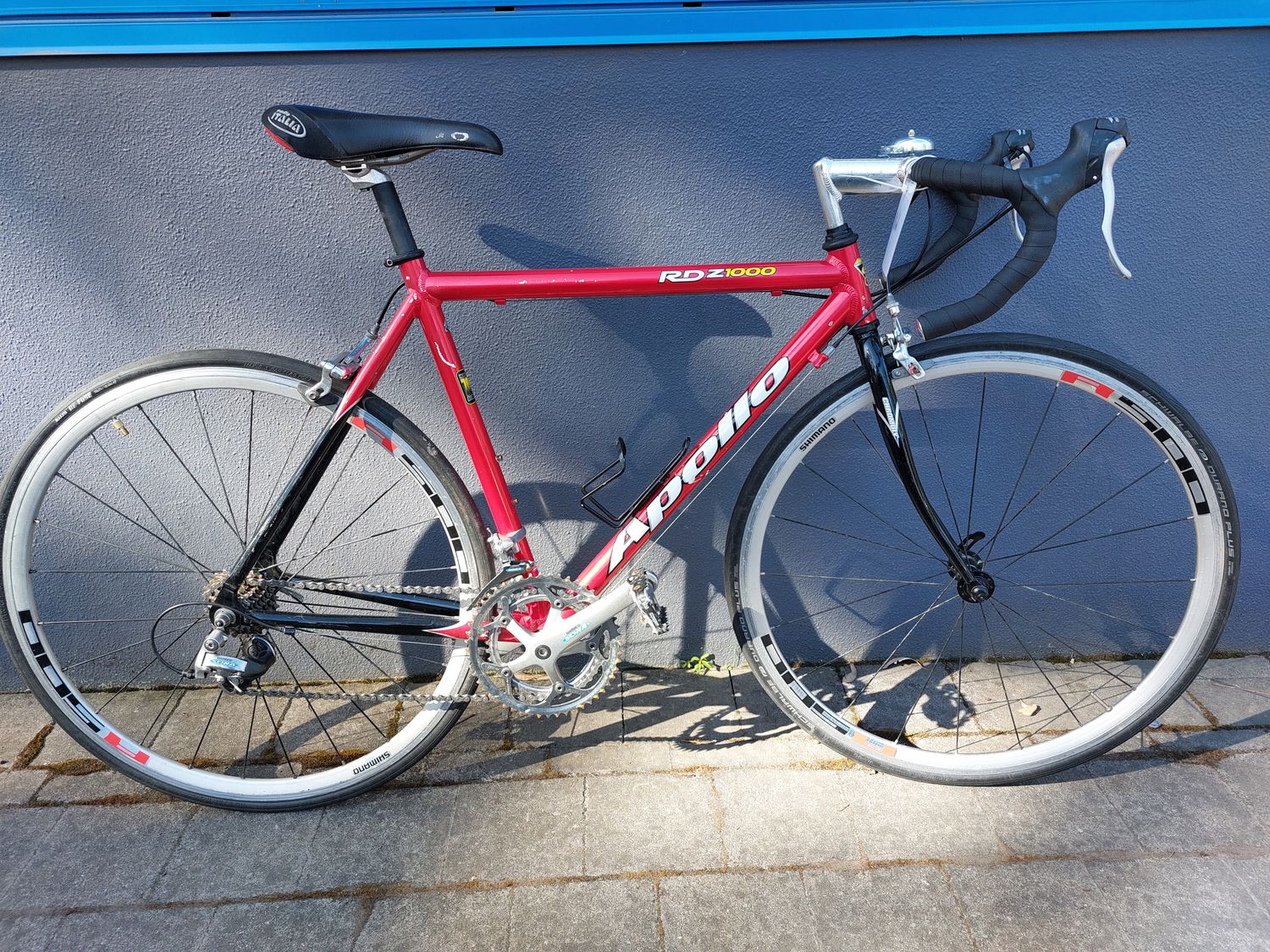 M - Road - Apollo RDZ1000