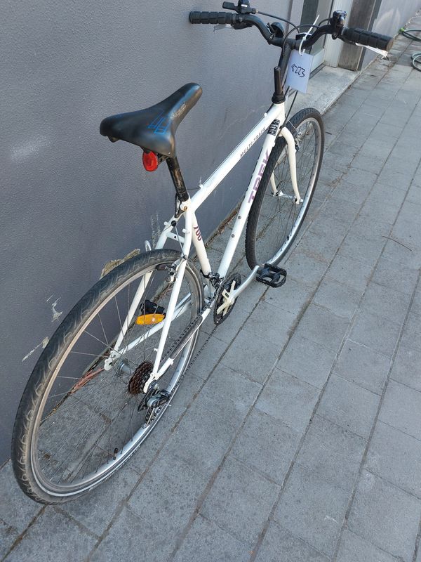 M - Hybrid - TREK  multi-track 700