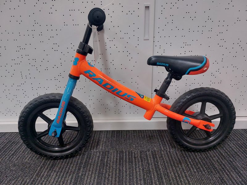 Radius  Balance Bike - Kids - 12 Inch