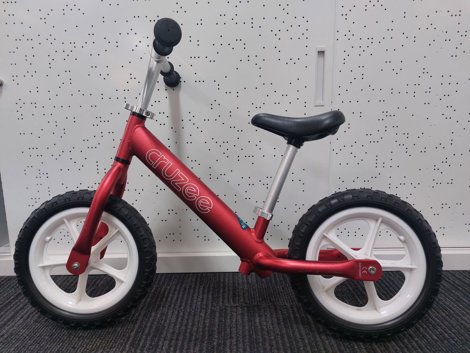 Cruzee  Balance Bike - Kids - 12 Inch