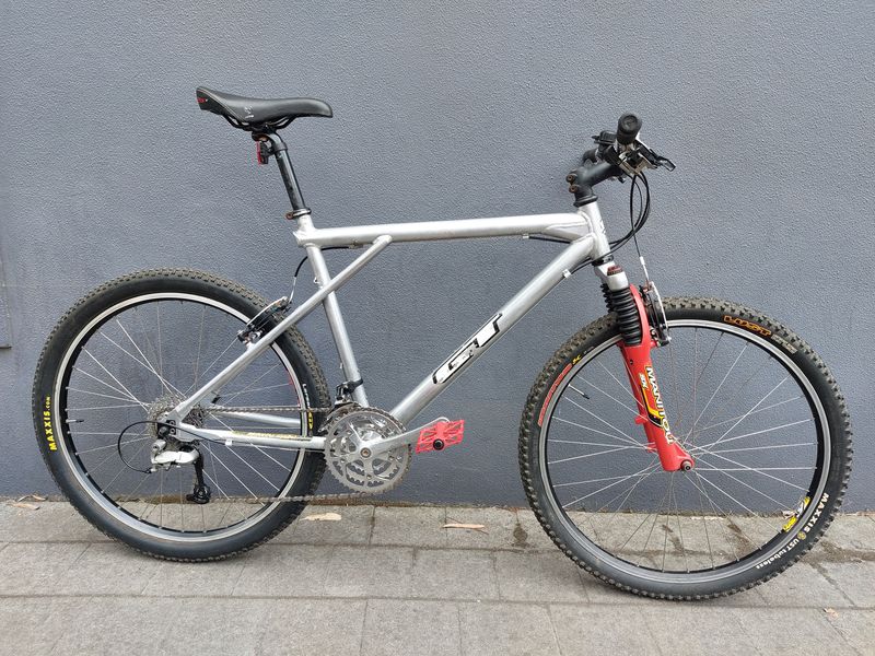 GT   - Mountain Bike - L