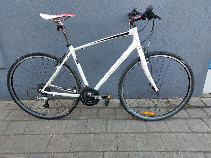 Giant  Cross City 3 - Hybrid - M