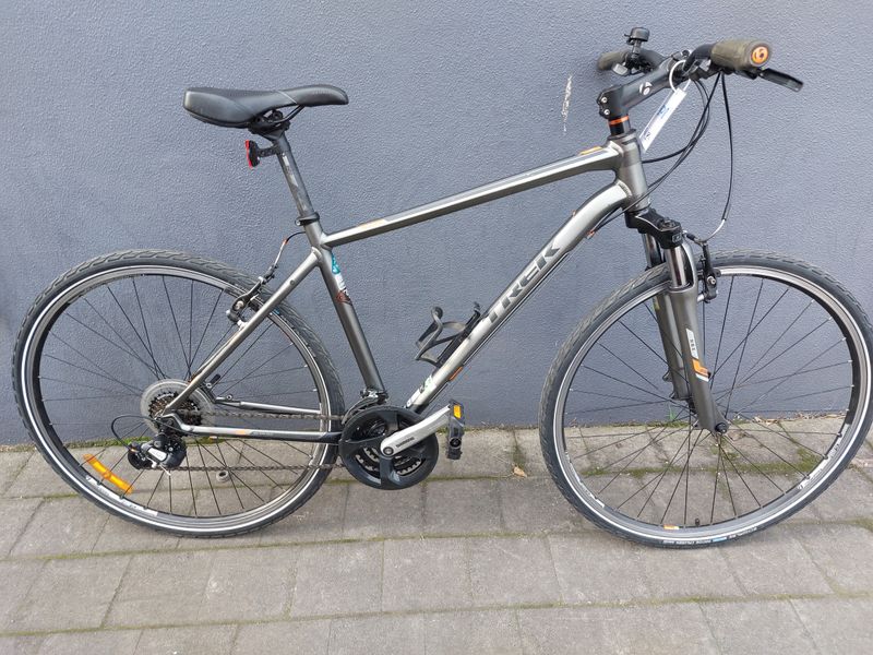 Trek  Dual Sport 8.2 - Hybrid - L
