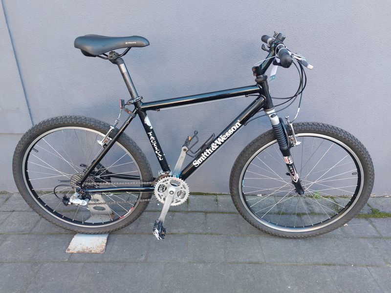 Smith & Wesson Tactical - Mountain Bike - M Smith & Wesson Tactical - Mountain Bike - M