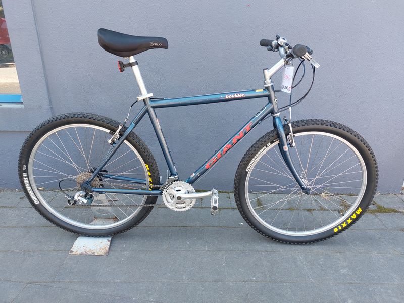 Giant  Boulder - Mountain Bike - M