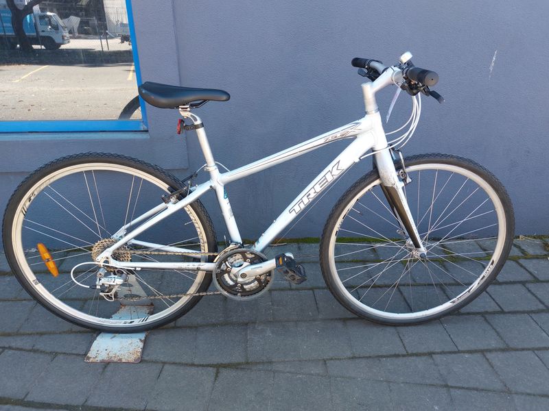 Trek  7.5 FX - Hybrid - S/M