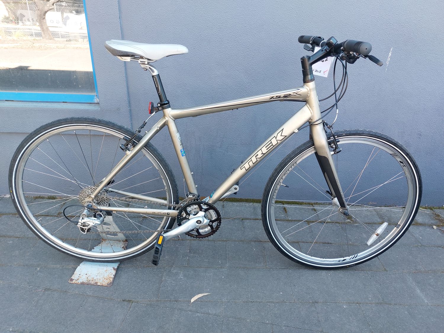 Trek  7.5 FX - Hybrid - M/L