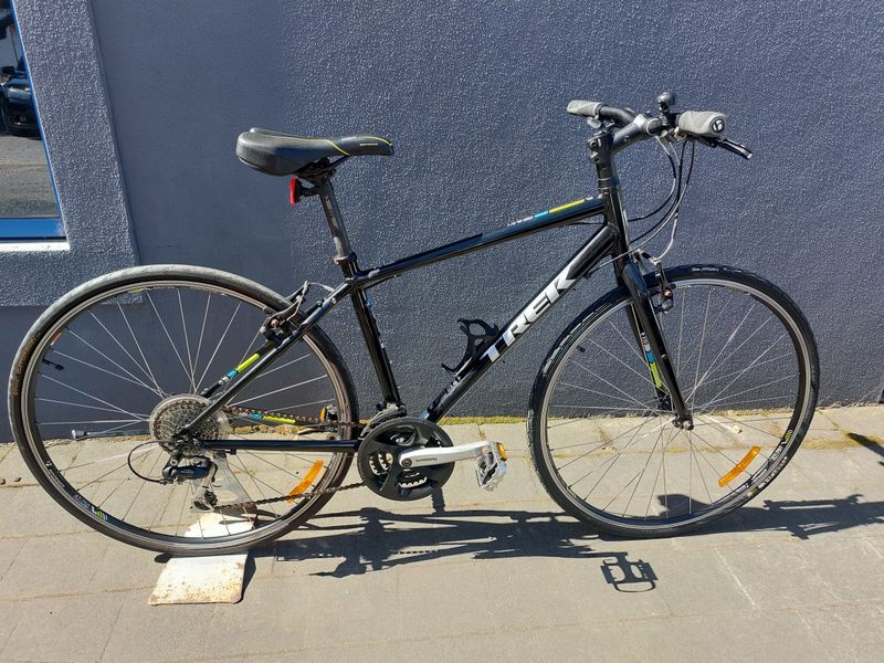Trek  FX7.2 - Hybrid Bike - S/M
