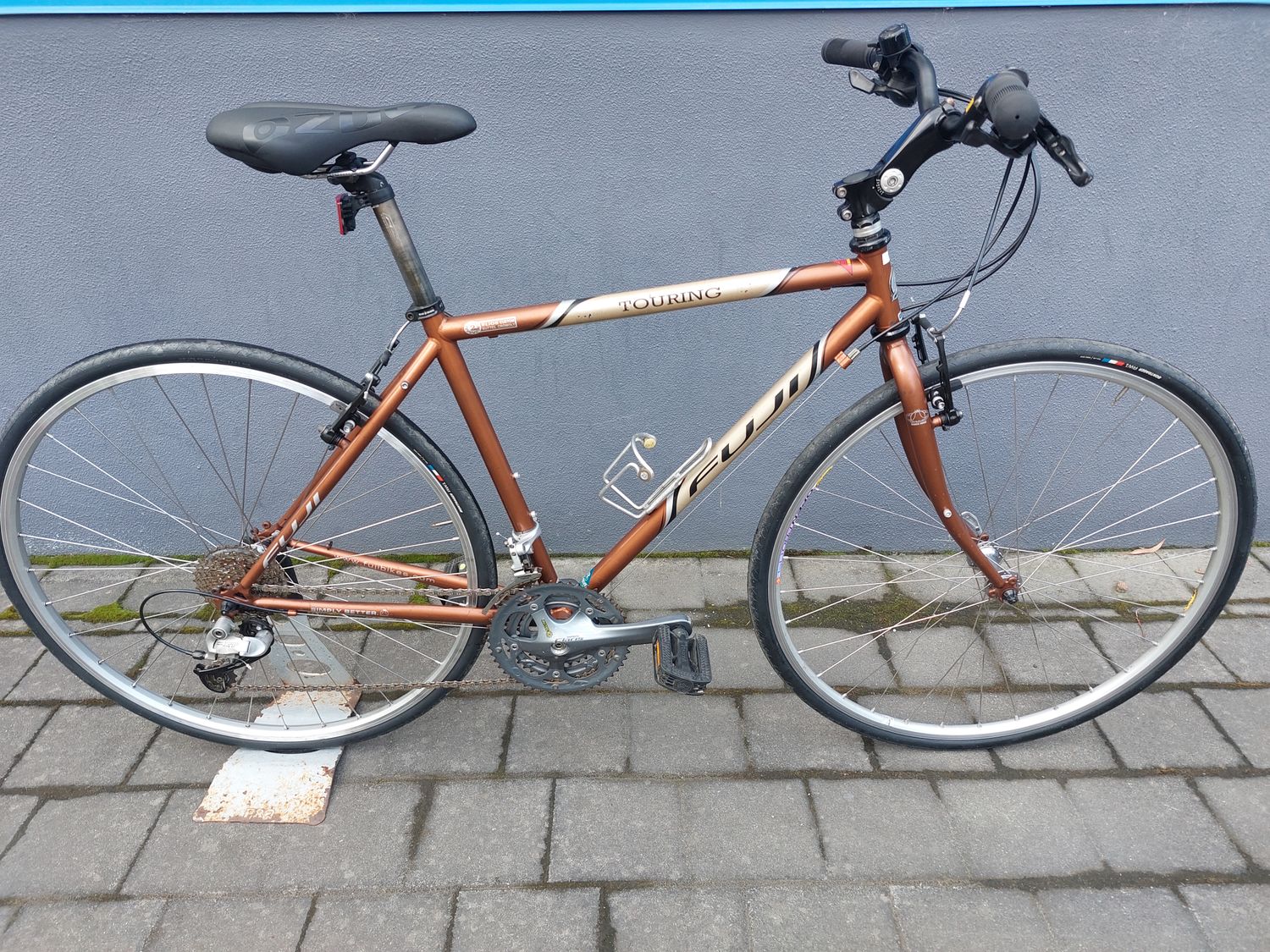 Fuji  Touring  - Hybrid Bike - S/M