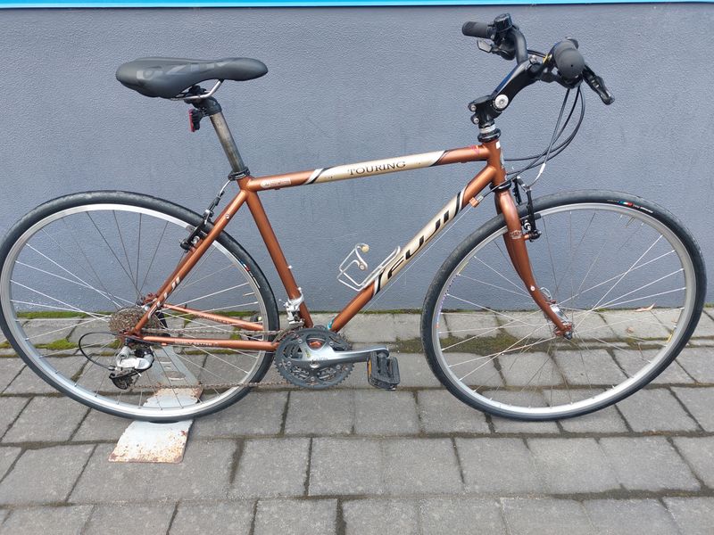 Fuji  Touring  - Hybrid Bike - S/M