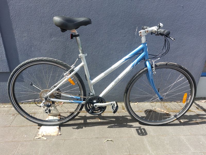 Giant Elwood - Hybrid Bike - S/M
