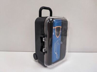 Feuerzeug blau im schwarzen Koffer